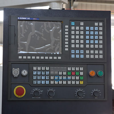 Μεγάλης ακρίβειας VMC640 3 μικρό CNC άξονα κάθετο επεξεργαμένος στη μηχανή κέντρο με τον ελεγκτή Siemens
